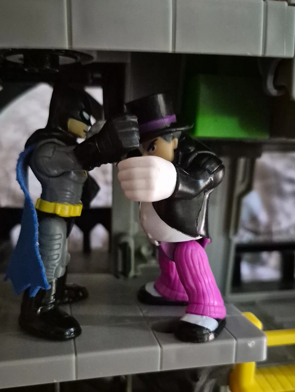 Light & Sound Wayne Manor with Figures